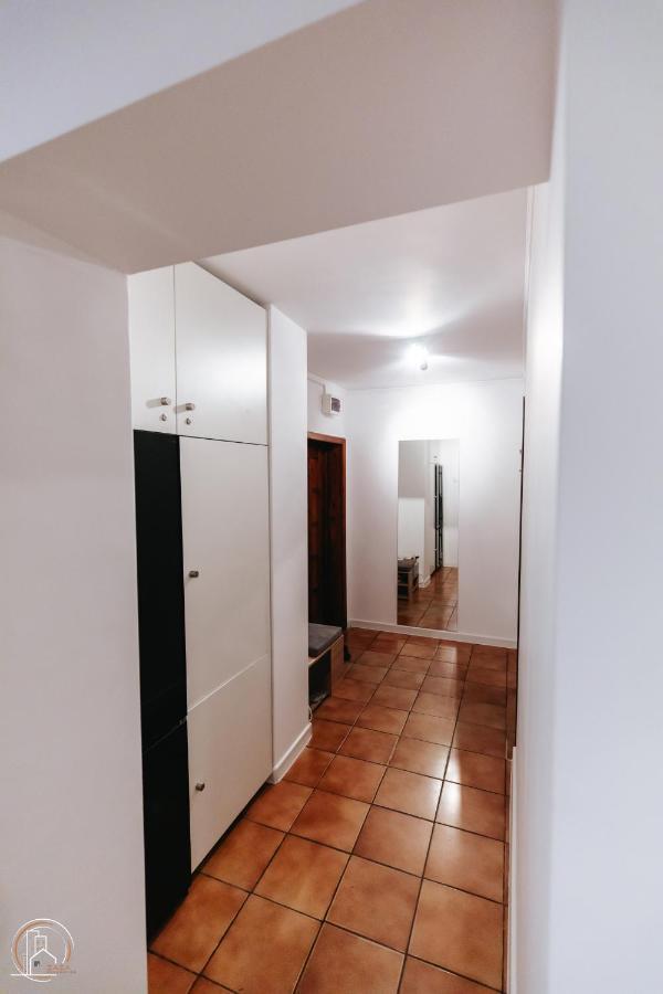 Zaza Apartament - Central Area, With Balcony Târgu Jiu المظهر الخارجي الصورة