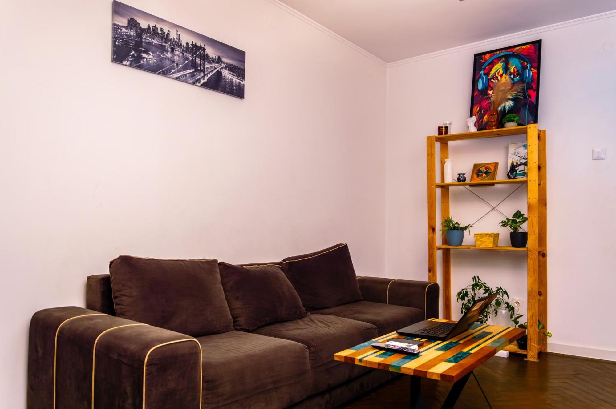 Zaza Apartament - Central Area, With Balcony Târgu Jiu المظهر الخارجي الصورة